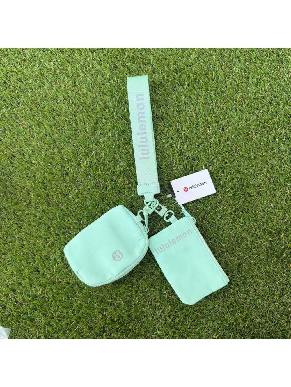 Lululemon Dual Pouch Wristlet - Mint Green